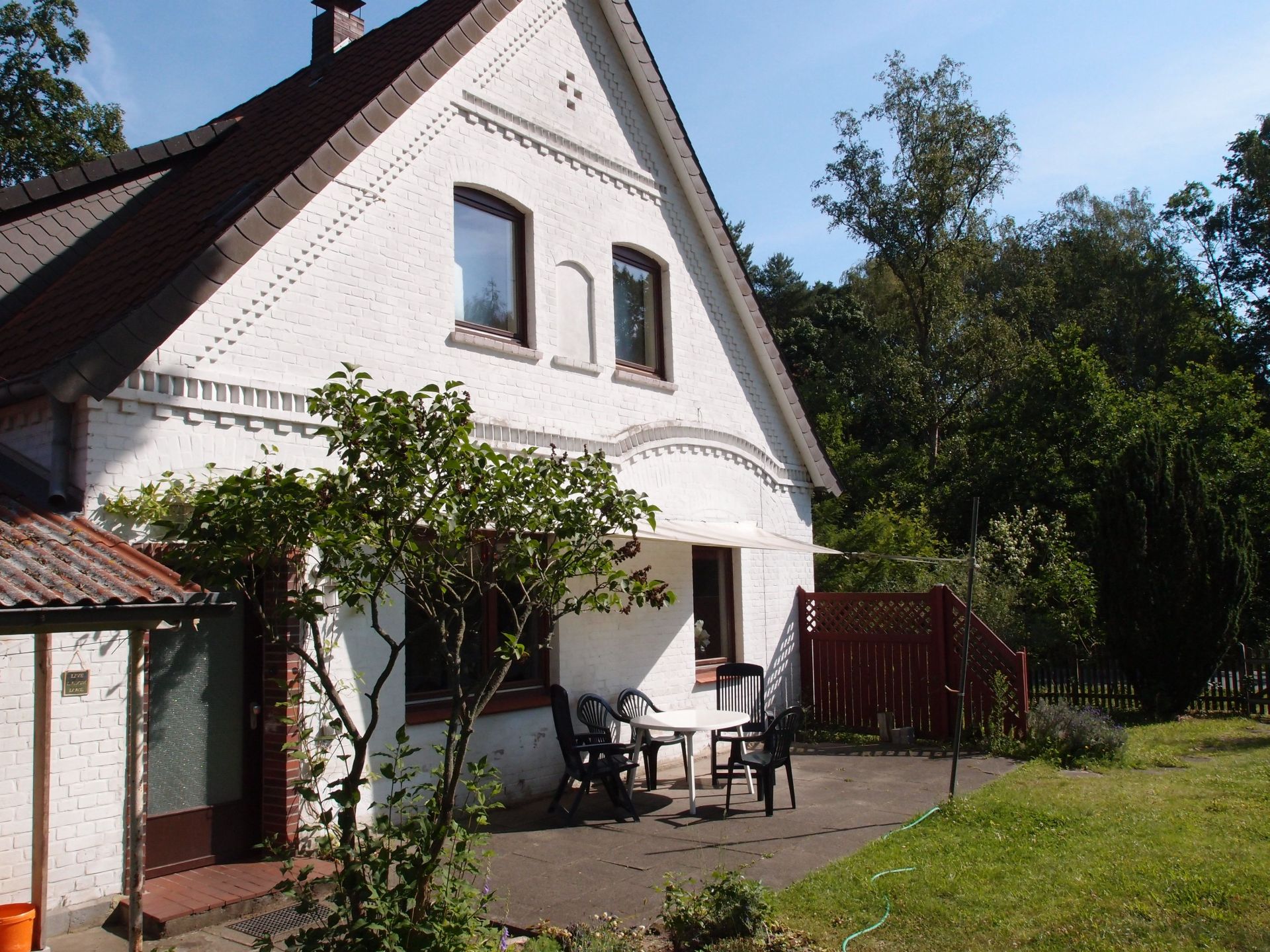 Blick auf die Ferienwohnung in St. Dionys mit Terasse
